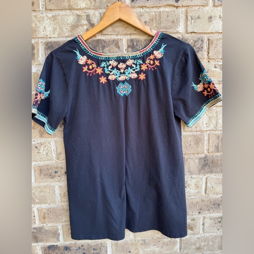 All About Her Embroidered Black Floral Women's Top size small - Picture 5 of 11